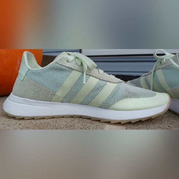 Adidas FLB runner aero green size 10 excellent used condition $35 - Picture 7 of 10
